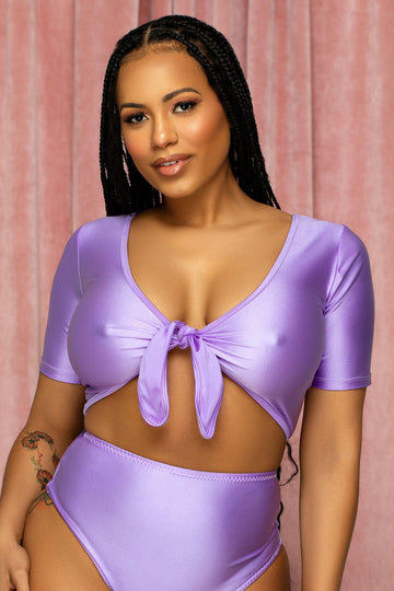 Blusa de manga corta con lazo color lavanda